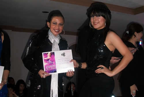 Nails Shop Salon, patrocinador en exitosa pasarela
